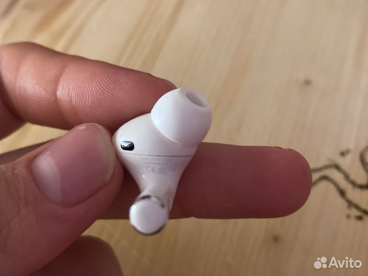 Левый наушник airpods pro