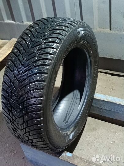 Nokian Tyres Hakkapeliitta 8 215/60 R16