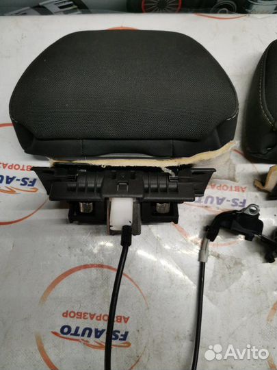 Подголовник сиденья Volvo V60 2.0 дизель D5204T