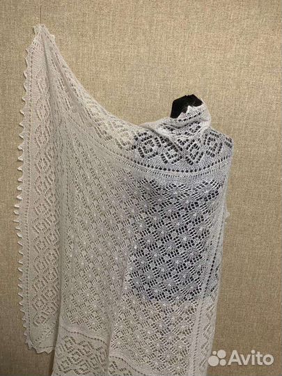 Пуховый белый платок