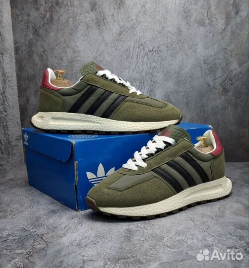 Кроссовки Адидас