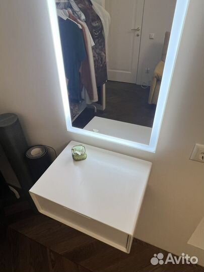 Полка настенная белая дерево