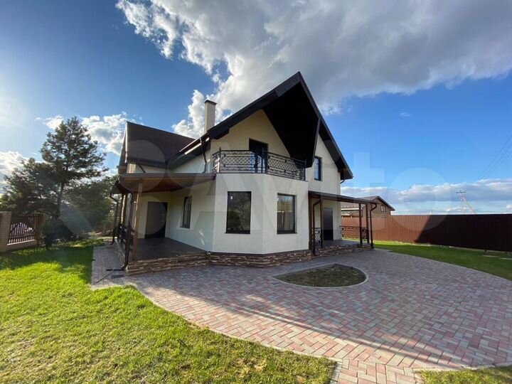 Коттедж 207 м² на участке 15 сот.