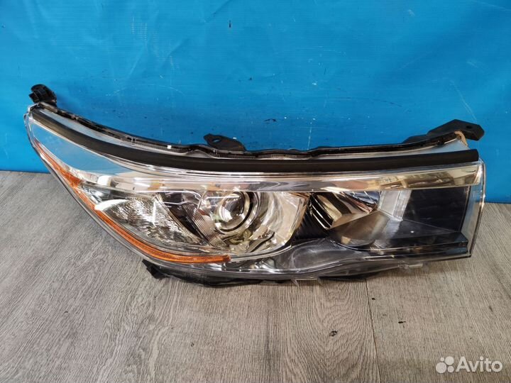 Фара правая Toyota Highlander 2013-2016