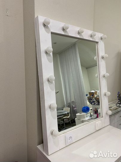 Зеркало гримерное с подсветкой