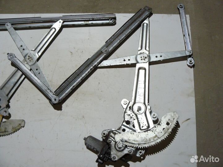 Стеклоподъемник передний для Suzuki SX4