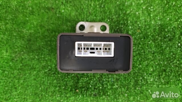 Реле вентилятора охлаждения Nissan Serena SR20DE