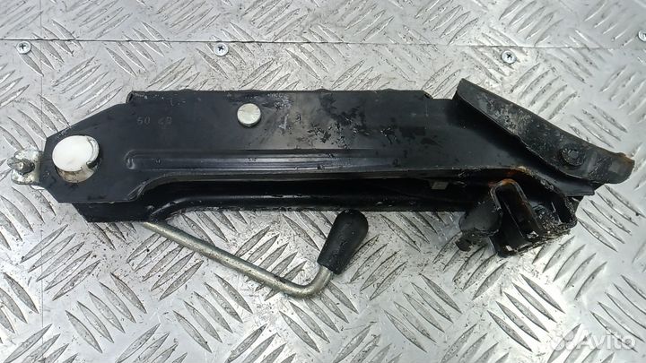 Домкрат на Skoda Octavia A5