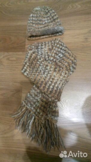 Шапочка и шарф вязанные женские