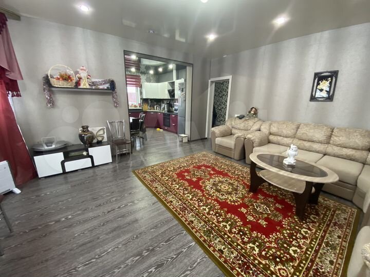 Дом 232 м² на участке 6 сот.