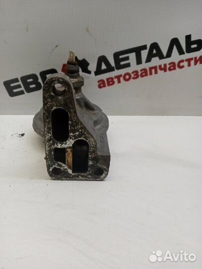 Кронштейн масляного фильтра Volkswagen Vento седан