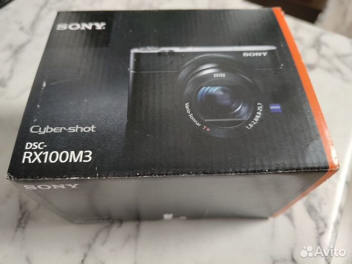 Фотоаппарат Sony DSC-RX100M3