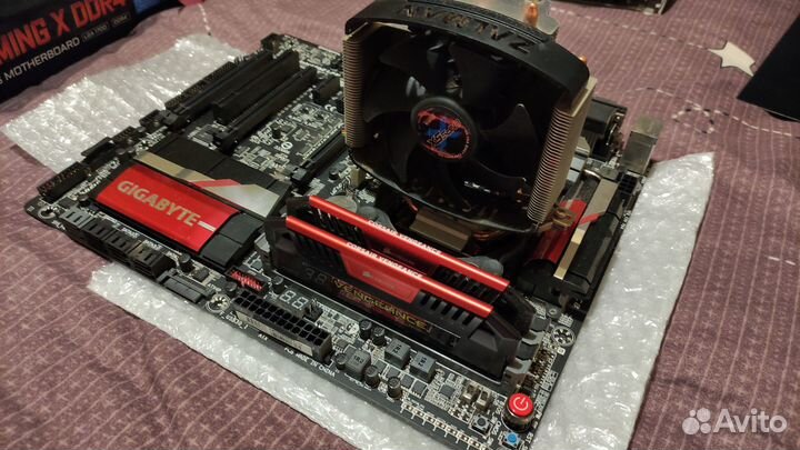 Материнская плата с процессором, памятью и бп