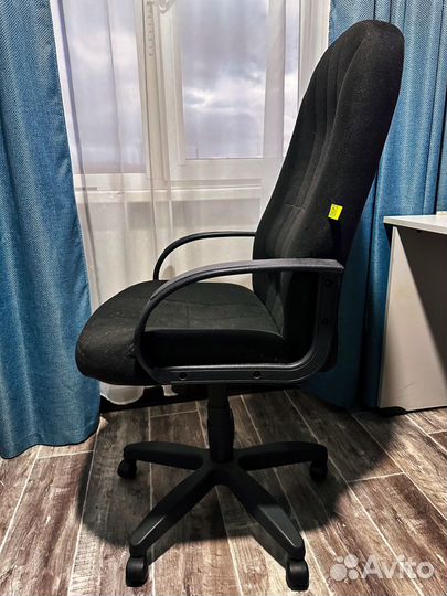 Удобное компьютерное кресло