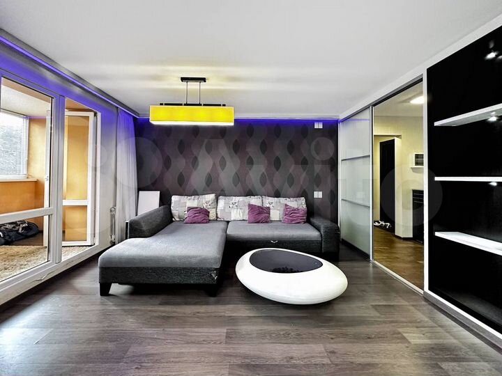 3-к. квартира, 98 м², 3/10 эт.