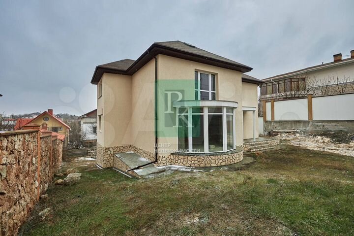 Дом 298,6 м² на участке 6 сот.