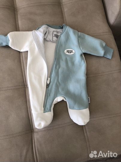 Комбинезон на выписку