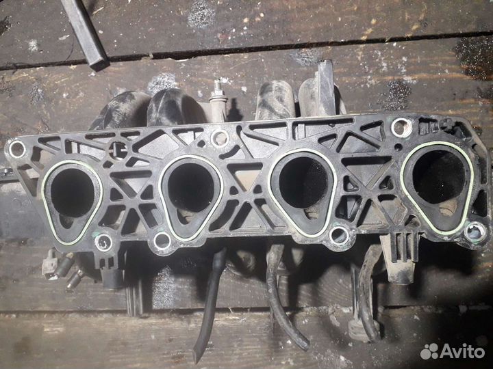 Коллектор впускной Рено Логан 2