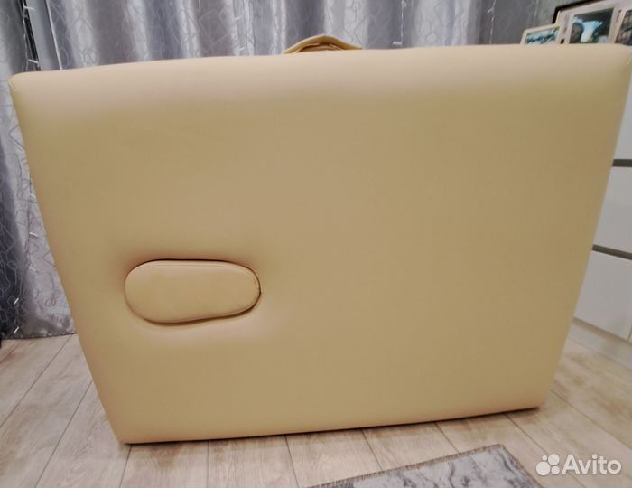 Кушетка массажная складная с отверстием