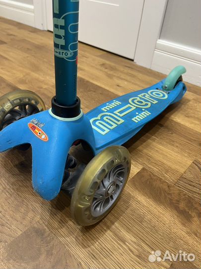 Самокат и шлем micro