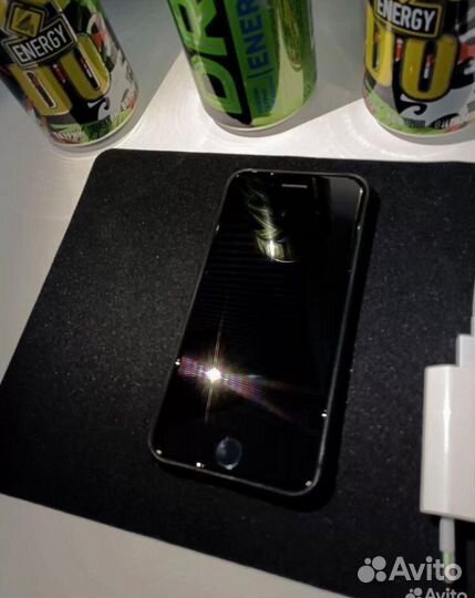 iPhone 8, 64 ГБ