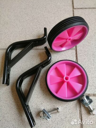 Колёса детского велосипеда тележки