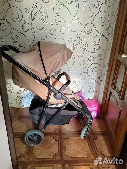 Прогулочная коляска
