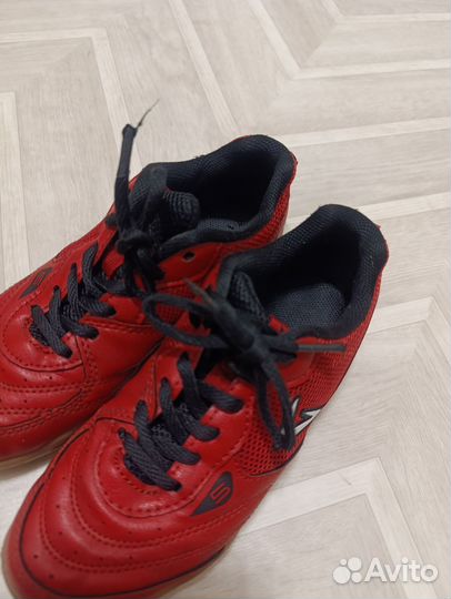 Детские футбольные бутсы