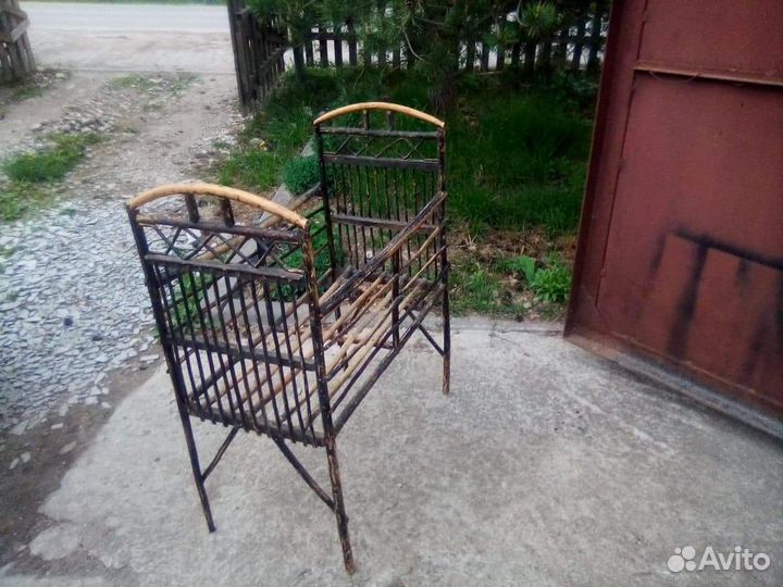 Кроватка детская старинная