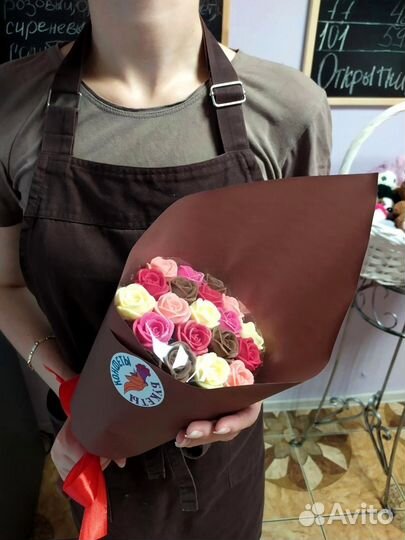 Букет - 19 Роз (Настоящий, Бельгийский Шоколад)