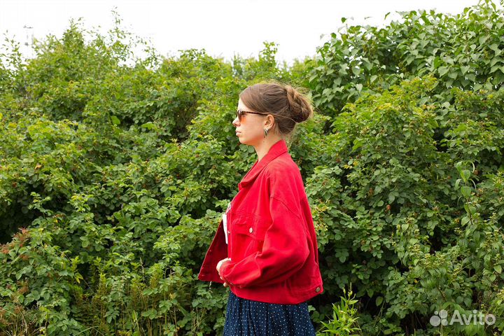 Женская красная джинсовая куртка 50-52 новая