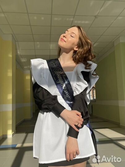 Школьный фартук с платьем