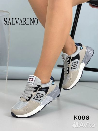 Кроссовки женские