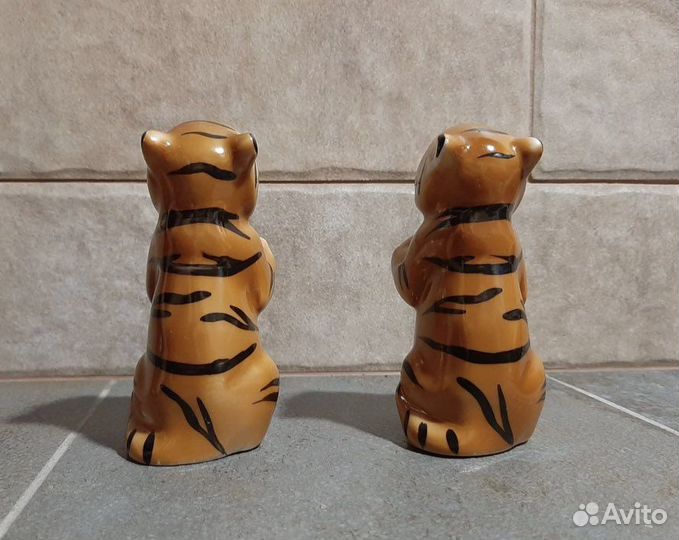 Тигренок с розой дулево