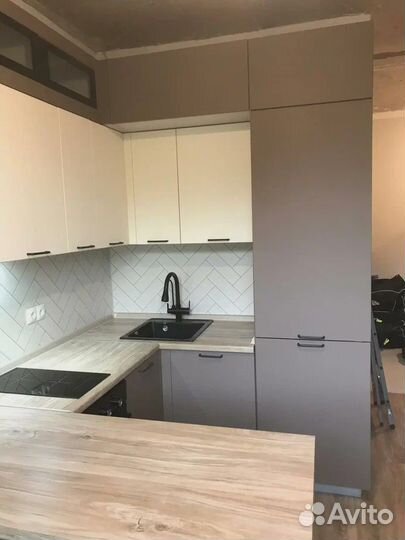 Кухонный гарнитур в наличии