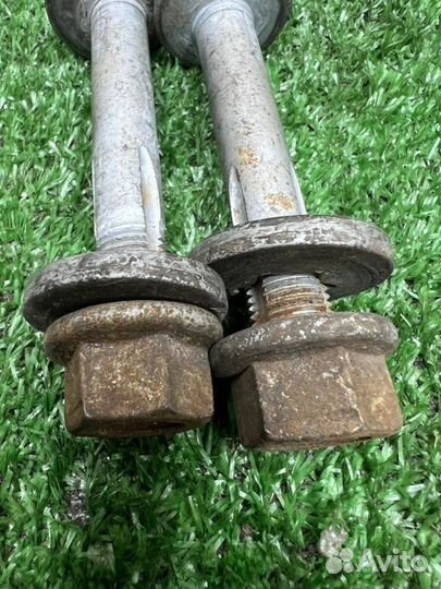 Болт развальный Bmw 3 E92 2011