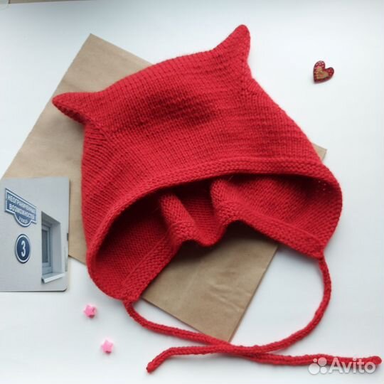 Вязаный чепчик женский
