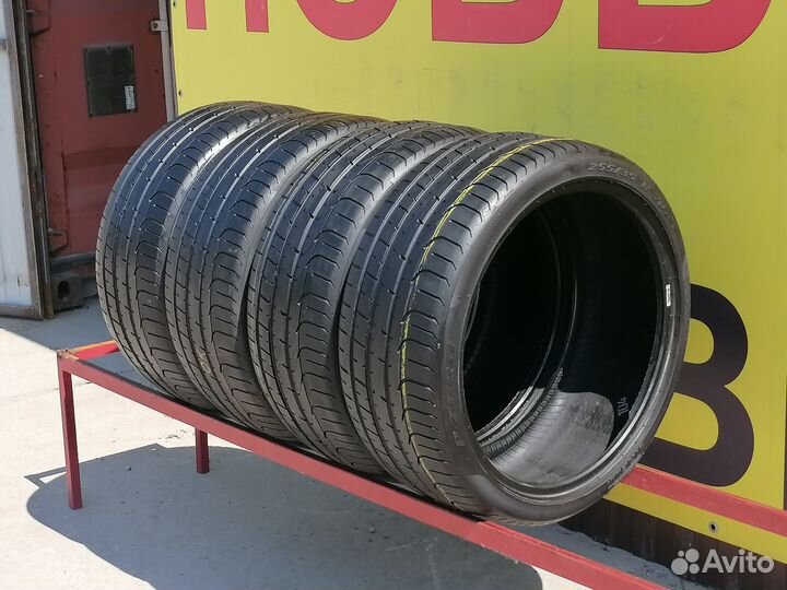 Pirelli P Zero 255/35 R20