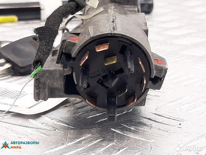 Замок зажигания Audi A6 4A/C4 1997 4B0905851B