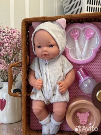 Кукла пупс в чемодане пьет и писает новая