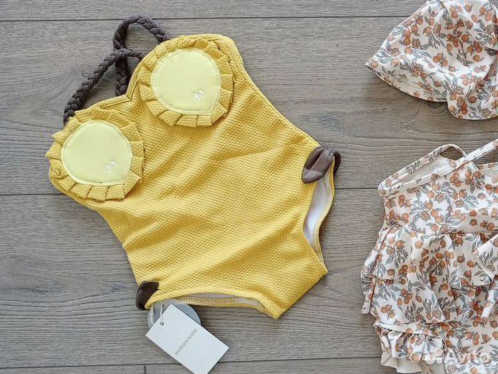 Купальник для девочки mugoo. 90 размер