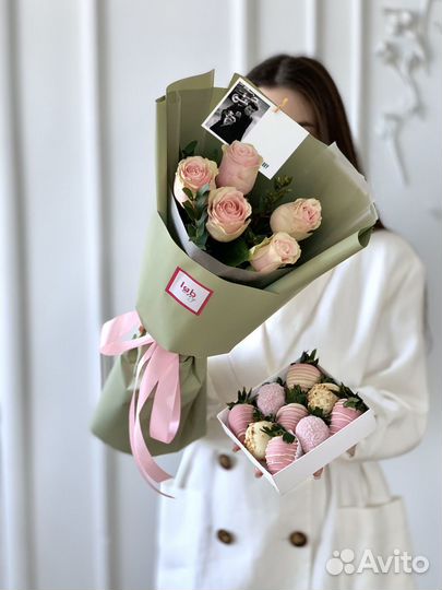 Комбо клубника в шоколаде + цветы