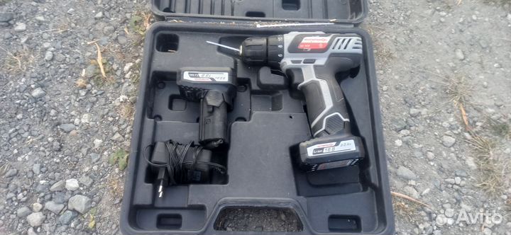 Шуруповерт интерскол