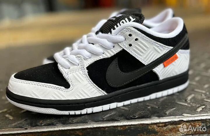 Tightbooth X Dunk Low SB