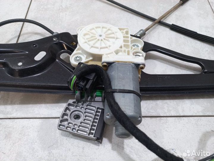 Стеклоподъемник передний левый Mercedes E320 S211