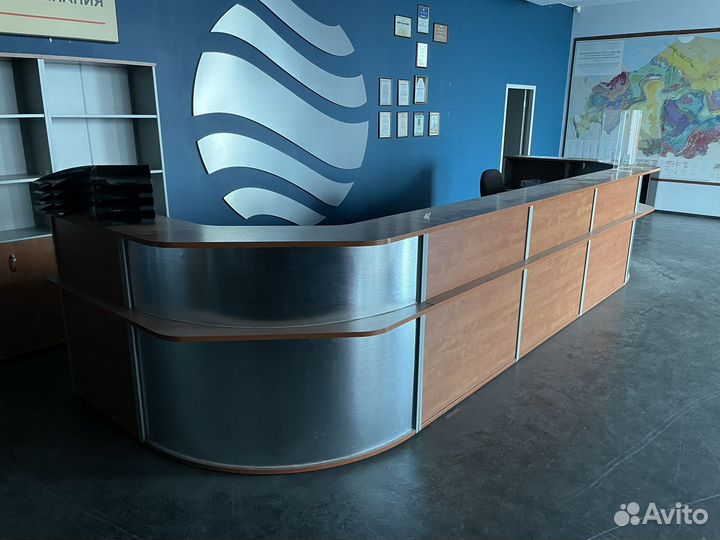 Офисная мебель столы для переговоров и другое