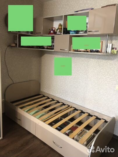 Детская кровать с полкой