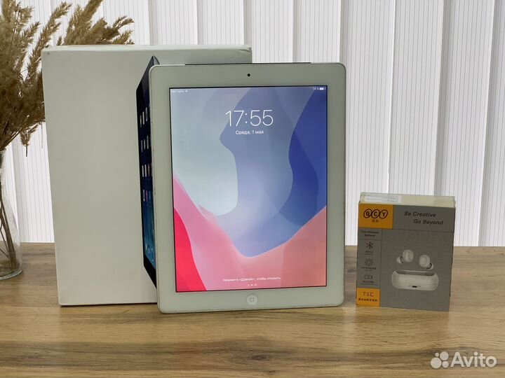 iPad 4 Retina wi-fi + Sim, игры + наушники