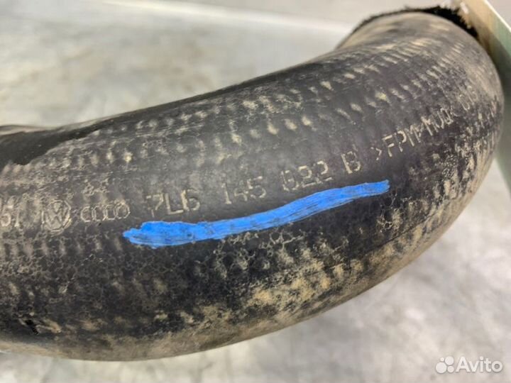 Патрубок интеркулера Volkswagen Touareg 2002-2010