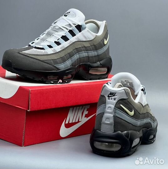 Серые кроссовки Nike Air Max 95